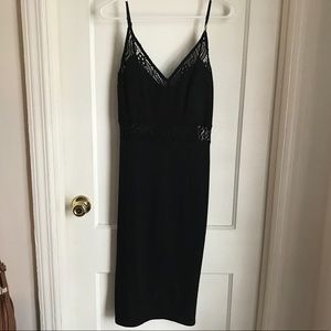 Black midi dress w/ see-though crotchet waist! 😍